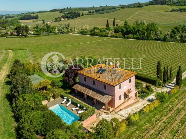 Rustici e casali in vendita di 410 m² in Via Ribaldaccio, 66