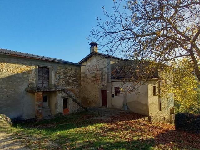 Rustici e casali in vendita di 413 m² in Strada Regionale 70 della Consuma