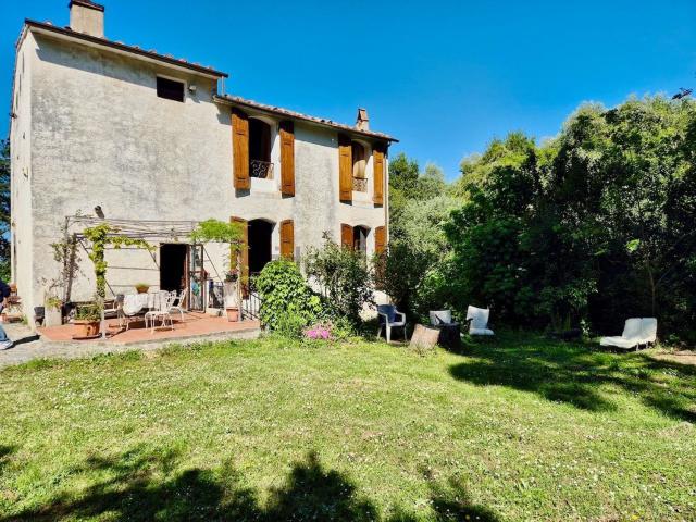 Rustici e casali in vendita di 420 m² in Via Roma