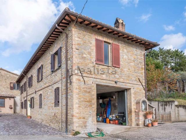 Rustici e casali in vendita di 420 m² in Via San Fortunato
