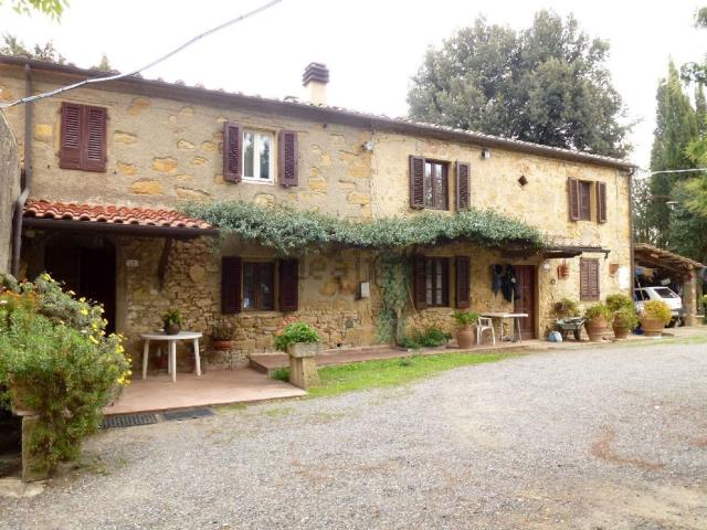 Rustici e casali in vendita di 434 m² in Strada Provinciale dei Tre Comuni