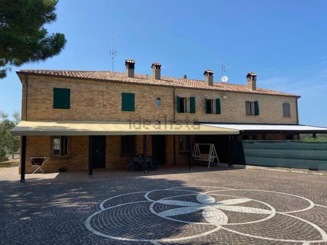 Rustici e casali in vendita di 435 m²