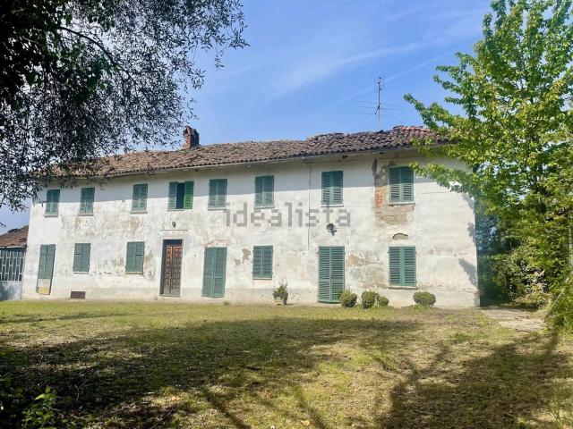 Rustici e casali in vendita di 437 m² in Via armentino