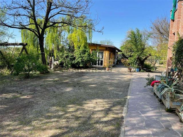 Rustici e casali in vendita di 430 m²