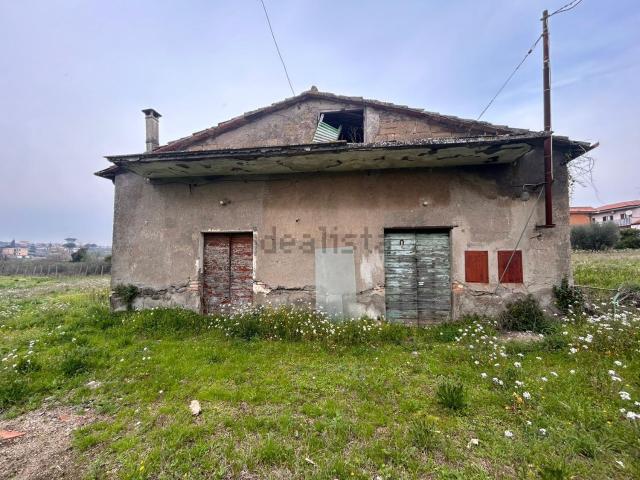 Rustici e casali in vendita di 43 m² in Via di Quarto Grande, 173