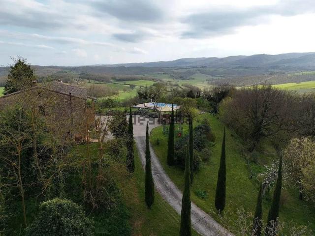Rustici e casali in vendita di 445 m²