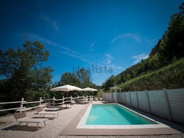 Rustici e casali in vendita di 448 m² in Via Corte