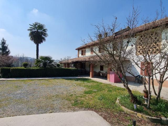Rustici e casali in vendita di 440 m²