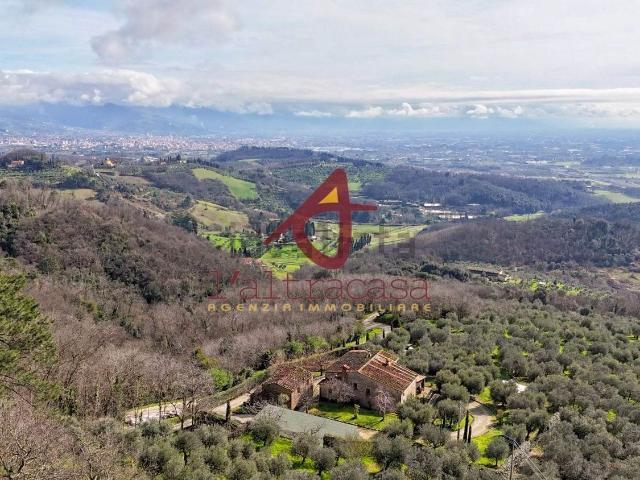 Rustici e casali in vendita di 440 m²