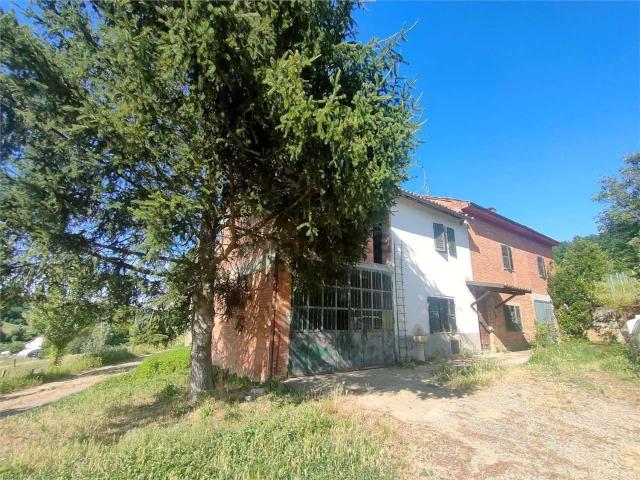 Rustici e casali in vendita di 440 m²
