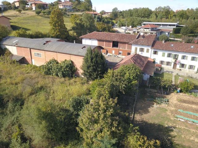 Rustici e casali in vendita di 442 m² in Strada Stazione San Damiano