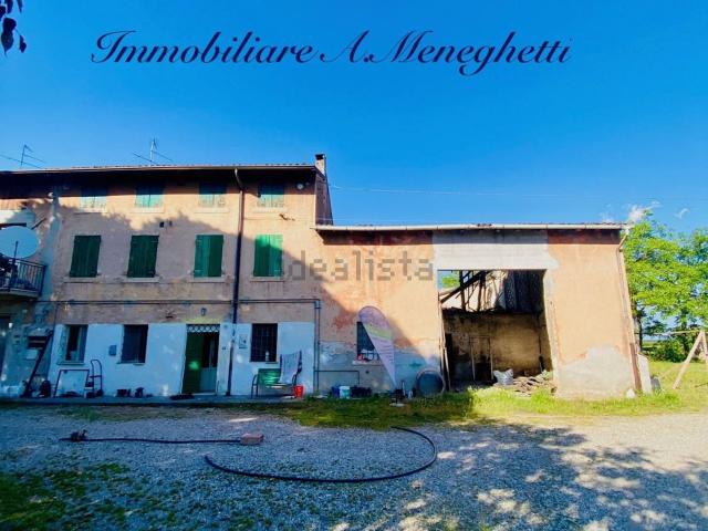 Rustici e casali in vendita di 455 m² in Via Girolamo Gottardi