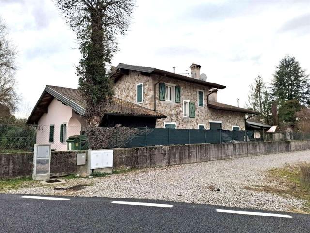 Rustici e casali in vendita di 4500 m² in Via Bernardo Fanzio