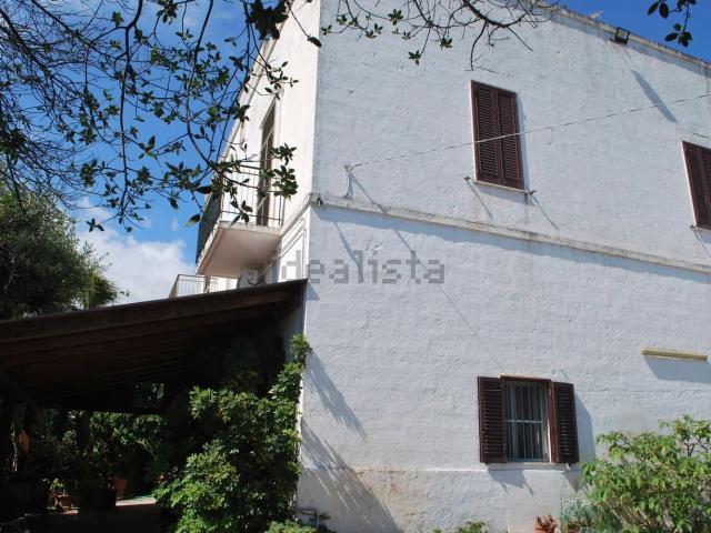 Rustici e casali in vendita di 450 m²
