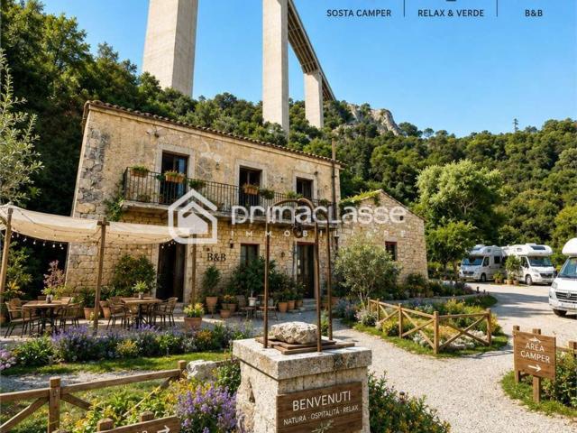 Rustici e casali in vendita di 450 m²