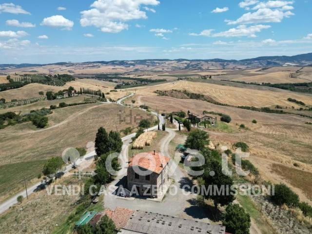 Rustici e casali in vendita di 450 m² in Località Selvoli, 85