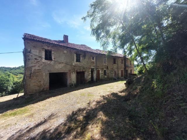 Rustici e casali in vendita di 450 m² in Strada Costalunga, 8