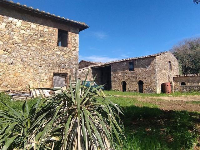 Rustici e casali in vendita di 450 m² in Strada dell&apos Asciano