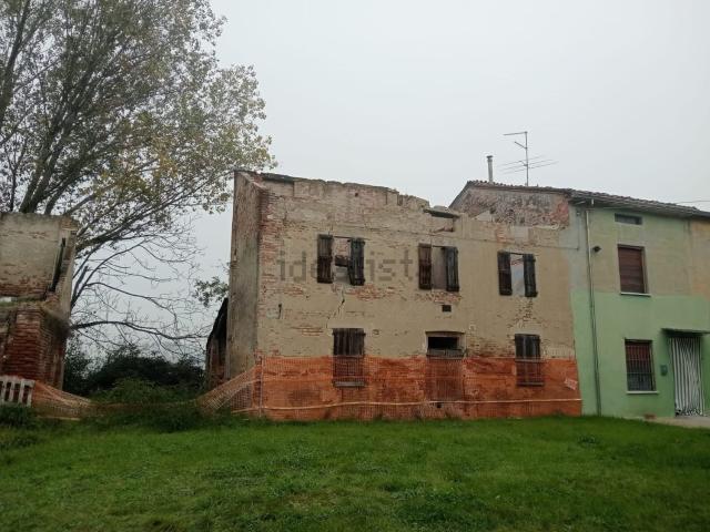 Rustici e casali in vendita di 450 m² in Via Macchina, 6