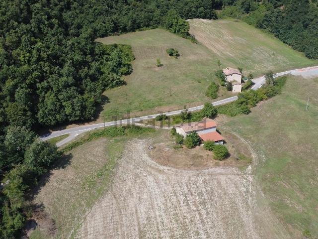 Rustici e casali in vendita di 450 m² in Via Montalbano, 3370