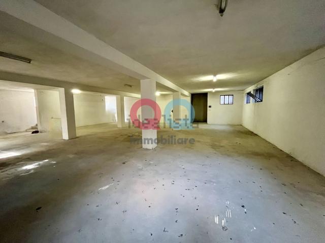 Rustici e casali in vendita di 450 m² in Via A. de Pollis, 3