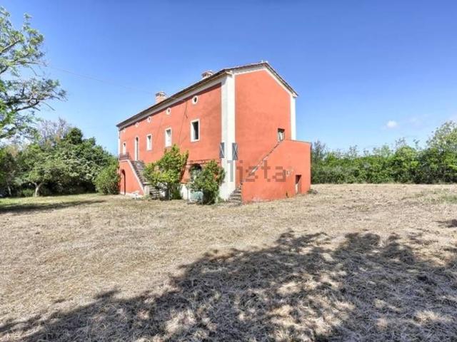 Rustici e casali in vendita di 450 m² in Via della Cava