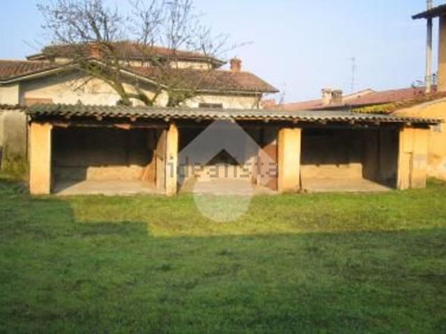 Rustici e casali in vendita di 450 m² in Via Guglielmo Oberdan, 5