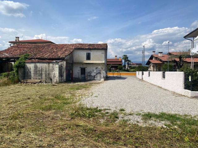 Rustici e casali in vendita di 450 m² in Via IV Novembre, 9