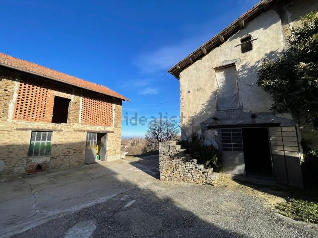 Rustici e casali in vendita di 450 m² in Via San Pietro, 29