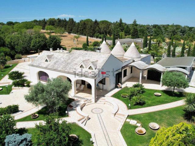 Rustici e casali in vendita di 453 m² in Strada pergolo