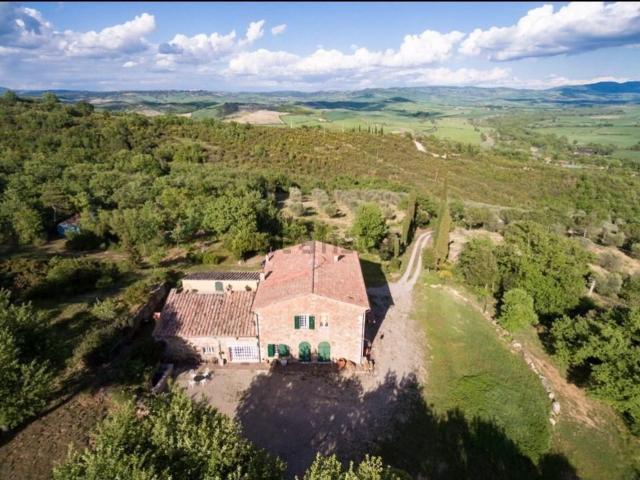 Rustici e casali in vendita di 453 m² in Via del Gorello