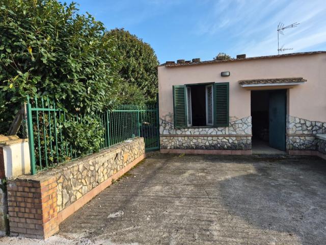 Rustici e casali in vendita di 45 m² in Via Loreto