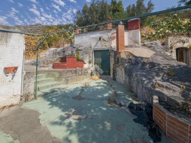 Rustici e casali in vendita di 45 m² in Contrada Garzia