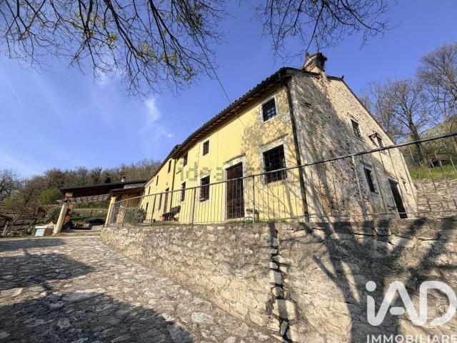 Rustici e casali in vendita di 466 m² in Via Postumia