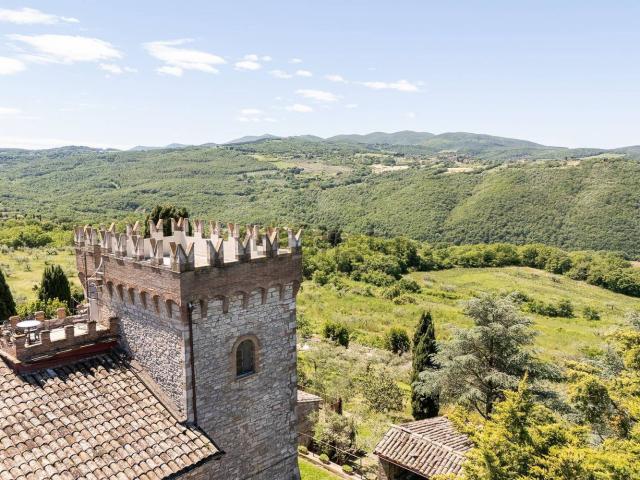 Rustici e casali in vendita di 467 m² in Località Asprioli