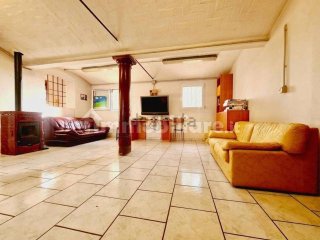 Rustici e casali in vendita di 468 m²