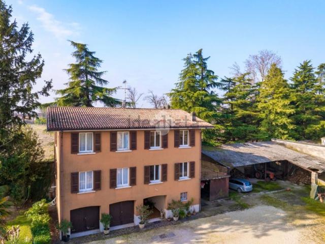 Rustici e casali in vendita di 469 m² in Via G. Mazzucchelli, 10