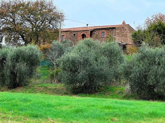 Rustici e casali in vendita di 460 m²