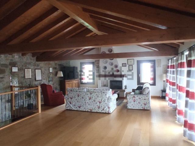 Rustici e casali in vendita di 460 m²