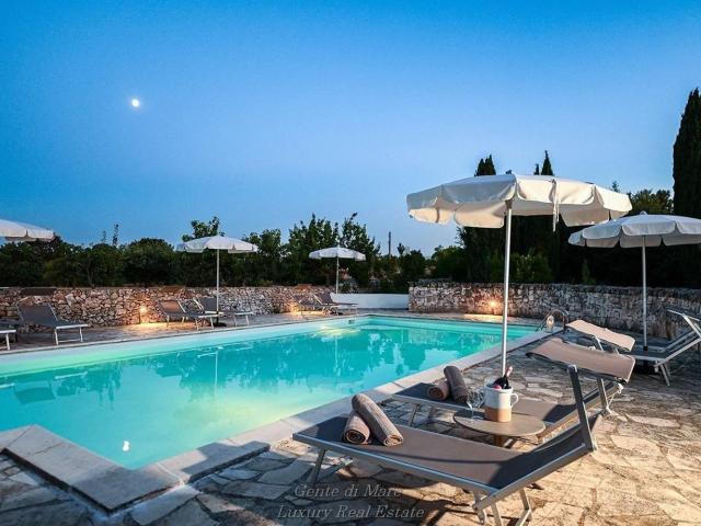Rustici e casali in vendita di 460 m² in Contrada Cervarolo