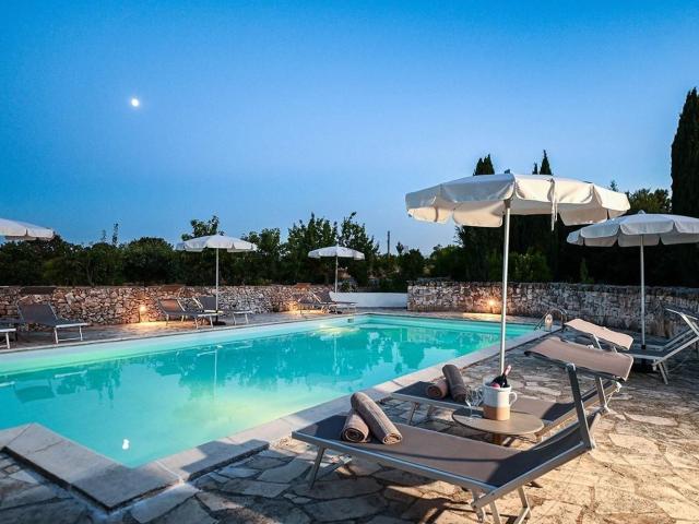 Rustici e casali in vendita di 460 m² in Contrada Martellotti