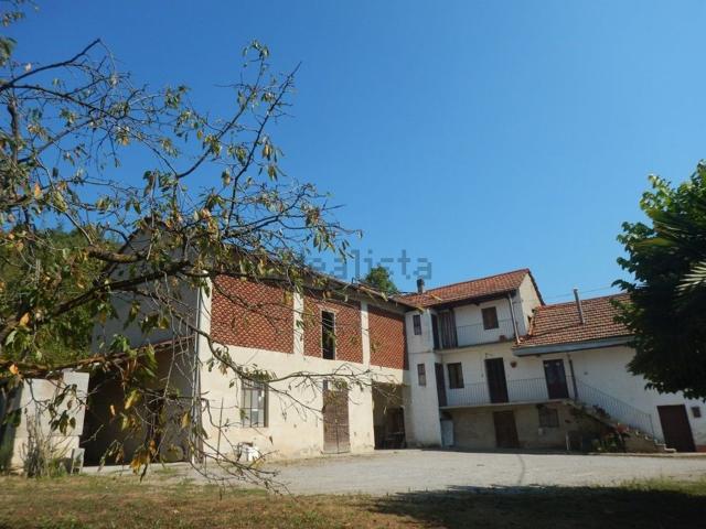 Rustici e casali in vendita di 460 m² in Località Gisuole