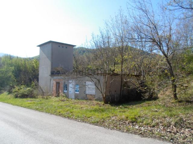 Rustici e casali in vendita di 460 m² in Strada Provinciale 7