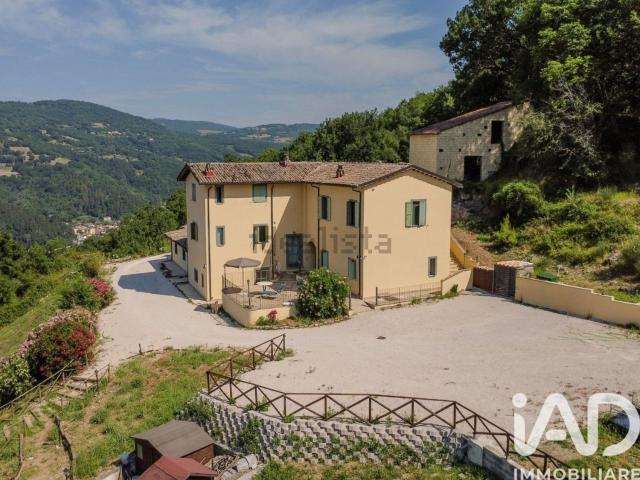 Rustici e casali in vendita di 460 m² in Via Collebudino, 23