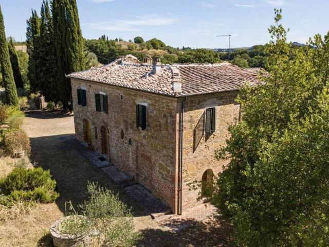 Rustici e casali in vendita di 475 m²