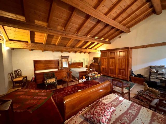 Rustici e casali in vendita di 475 m² in Via Belfiore Gallo