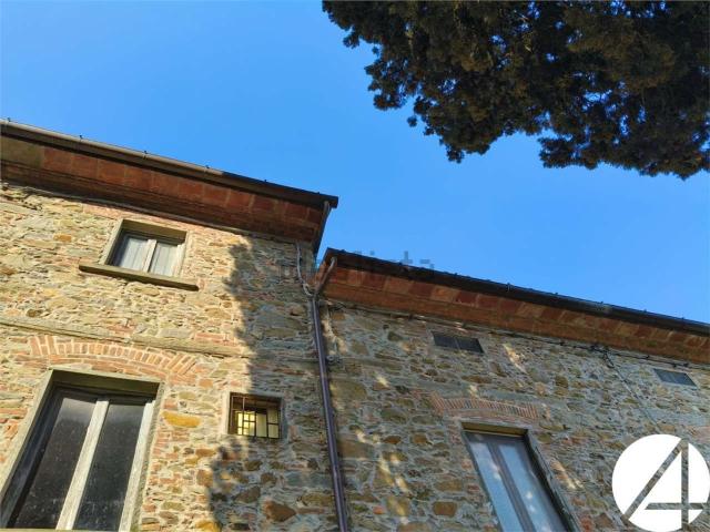 Rustici e casali in vendita di 470 m²