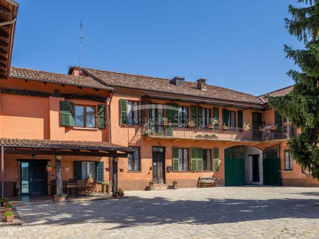 Rustici e casali in vendita di 470 m² in Via Biletta, 10