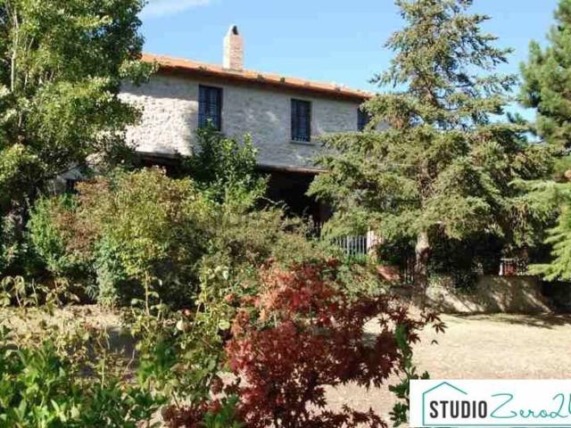 Rustici e casali in vendita di 485 m² in Via Rimembranze, 22