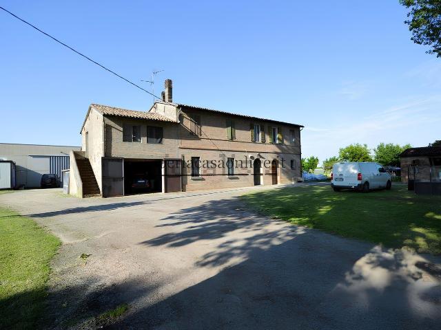 Rustici e casali in vendita di 485 m² in Via Rino Laghi